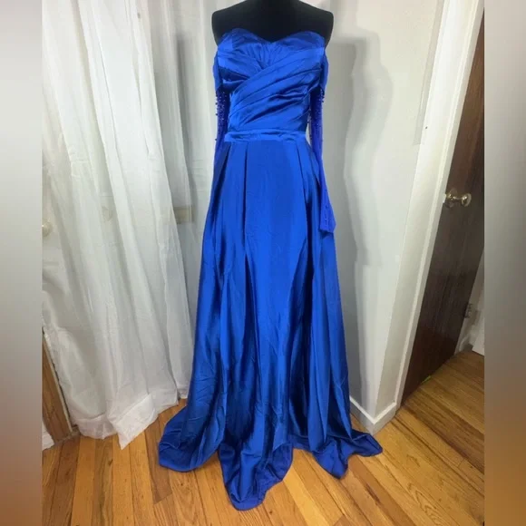 Elegant Blue Evening Gown - Picture 1 of 5